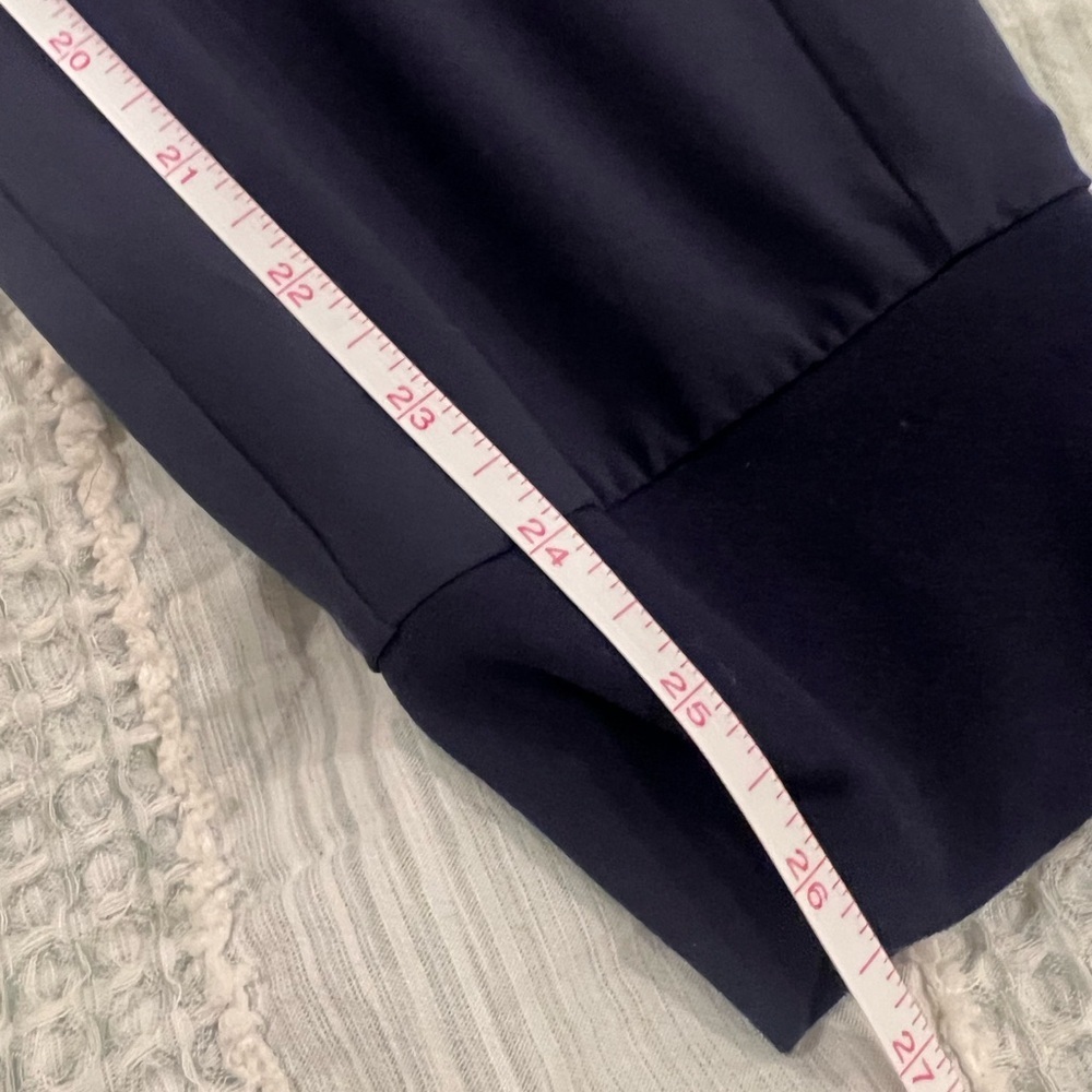 Athleta Soho Cropped Jogger Navy Women’s Size 10 Zip Pockets EUC - Picture 4 of 6